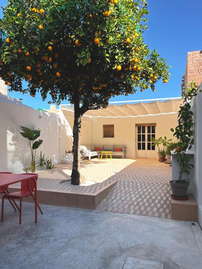Design & Art, Patio With Orange Tree, Near Seville Carrion de Los Cespedes Εξωτερικό φωτογραφία