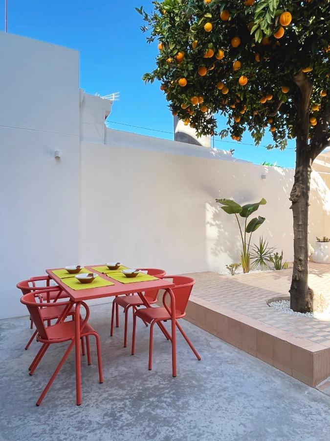 Design & Art, Patio With Orange Tree, Near Seville Carrion de Los Cespedes Εξωτερικό φωτογραφία